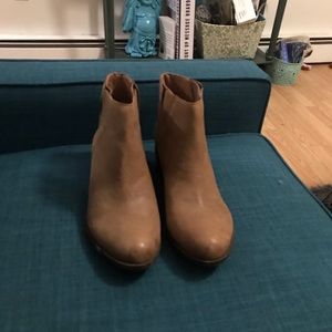 Lucky brand toffee booties